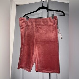 🚴🏻‍♀️NWT Pink Women's Velvet Shorts size 1X